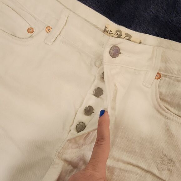 White button fly Free People jean shorts size 27! - Picture 5 of 13
